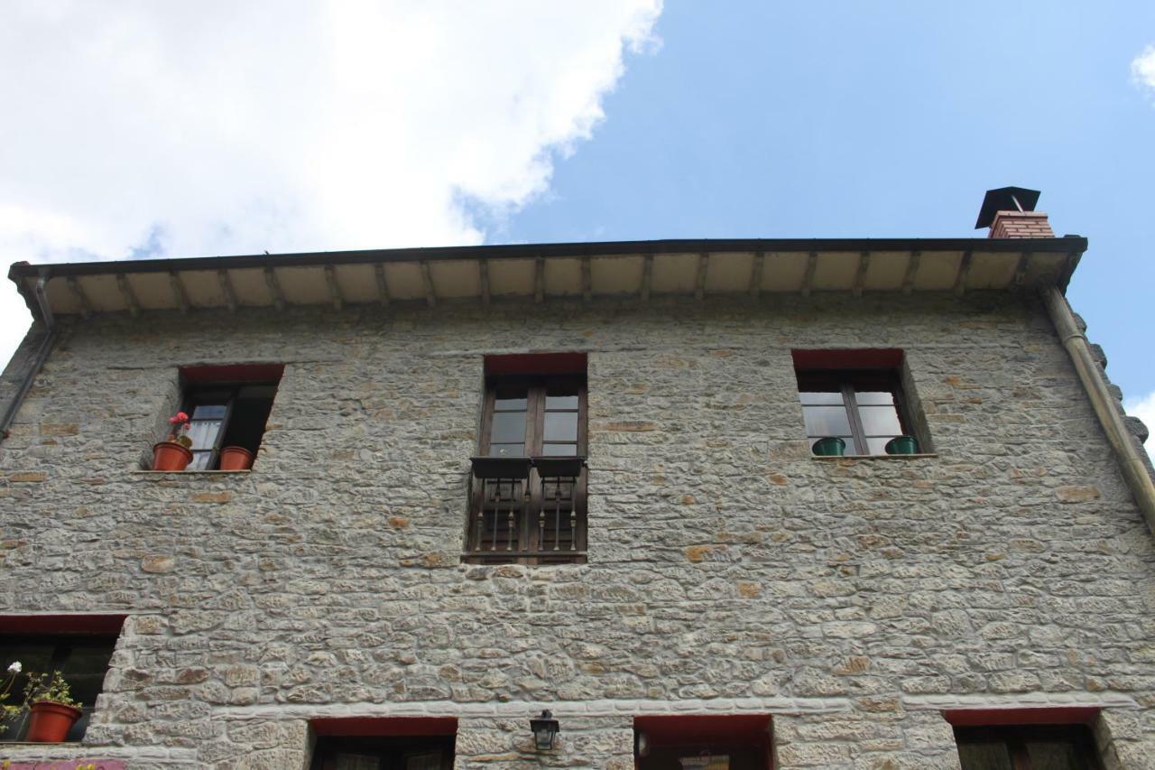 Gasthaus El Sumiciu Mieres  Exterior foto